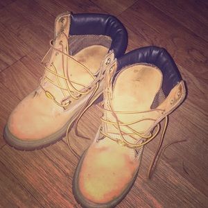 Women’s size 7 timberlands